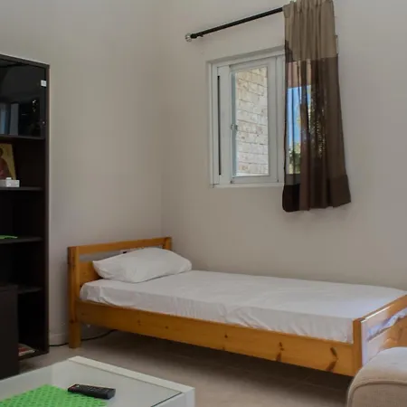 Apartman Doroufi