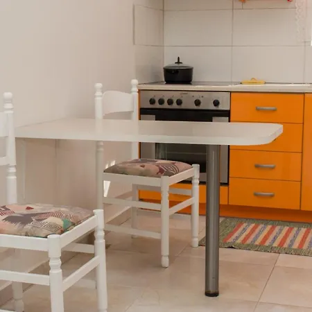 Apartman Doroufi