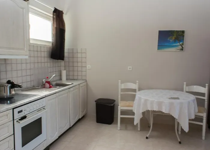 Doroufi Apartament *